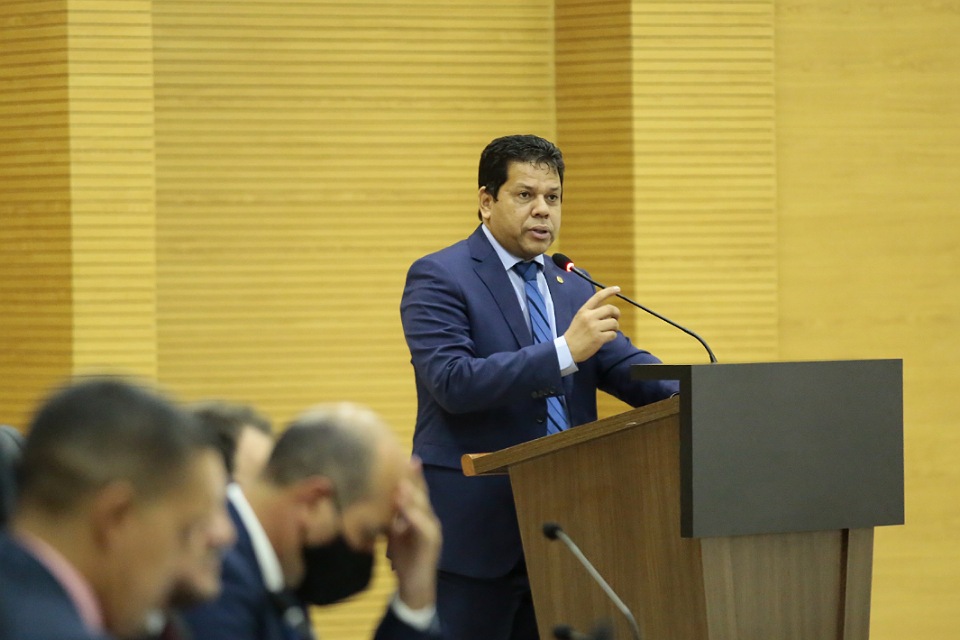 Deputado Jair Montes pede criação de Comissão para revisão do PCCS dos servidores do judiciário