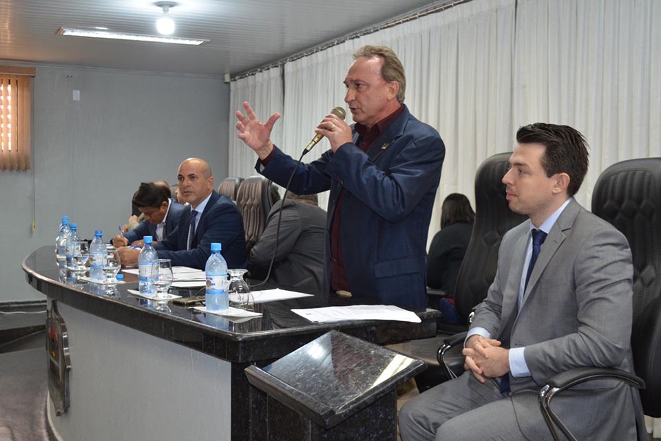 Prefeito e vice-prefeito de Rolim de Moura participam de audiência pública da Energisa