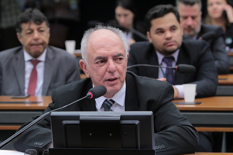 Mauro Nazif solicita melhorias no aeroporto de Ji - Paraná