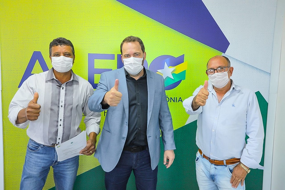Presidente Alex Redano confirma R$ 400 mil de investimentos para Alto Alegre dos Parecis