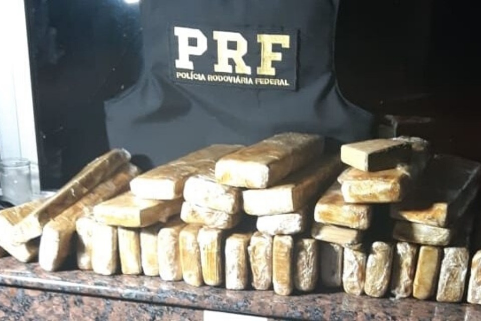 PRF apreende mais de 27 quilos de maconha em Ji-Paraná com destino a Ariquemes