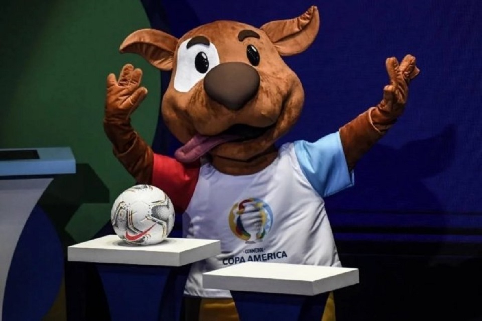 Vira-lata caramelo é escolhido como mascote da Copa América 2020