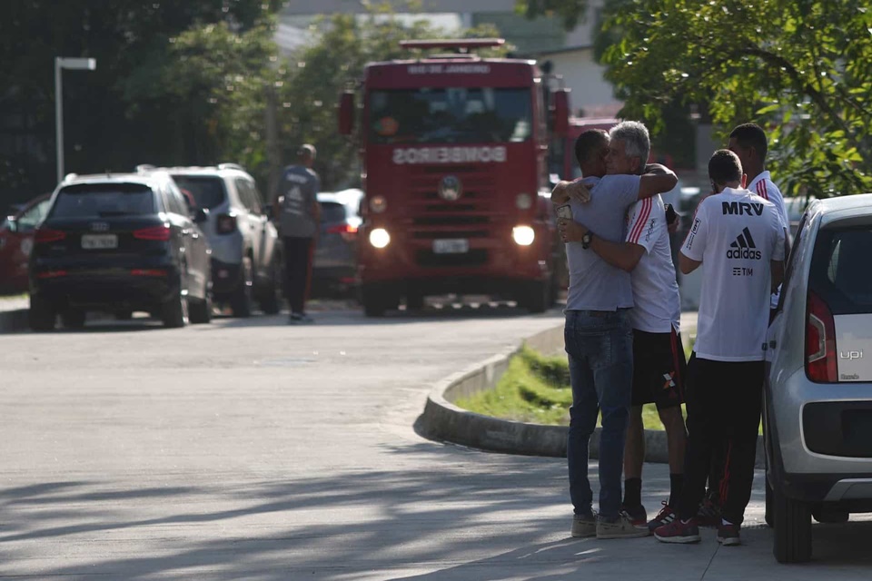 Vítimas de incêndio no CT do Flamengo são meninos que jogavam na base