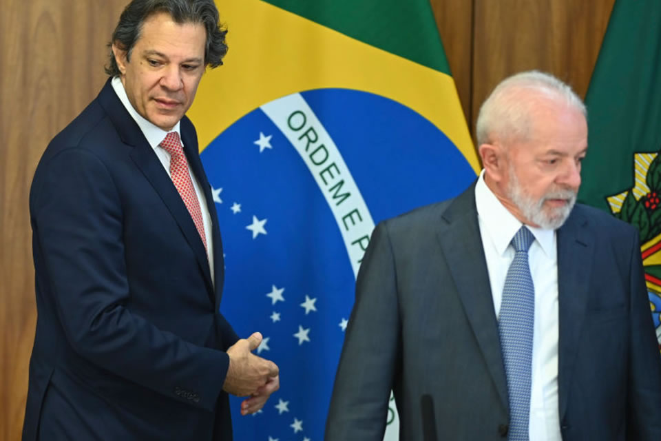 Queda na avaliação de Lula é natural, afirma Haddad