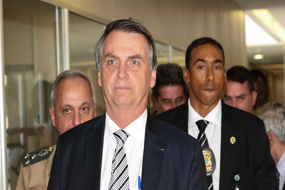 Bolsonaro diz que avançará em debate sobre valor de auxílio-reclusão