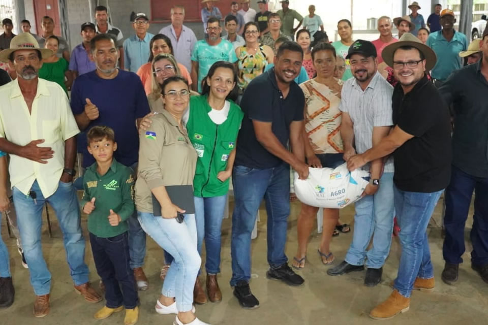 Emenda de Marcelo Cruz assegura calcário aos produtores rurais de Vale do Paraíso