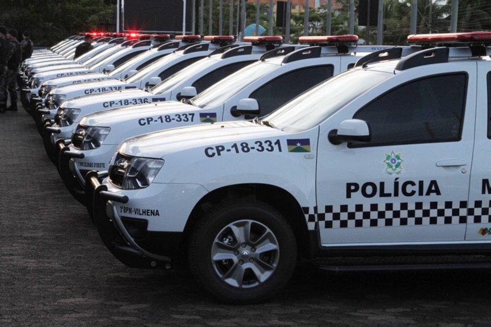 Detran entrega para a Polícia Militar 14 veículos que serão utilizados na fiscalização de trânsito