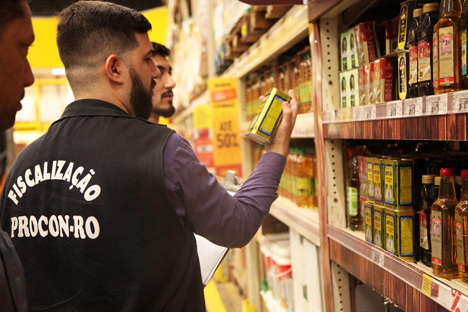 Proncon faz fiscalização de azeite em atacados, grandes e pequenos supermercados de Porto Velho