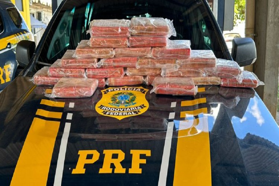 Polícia Rodoviária Federal apreende cocaína em compartimento oculto do automóvel na BR-364
