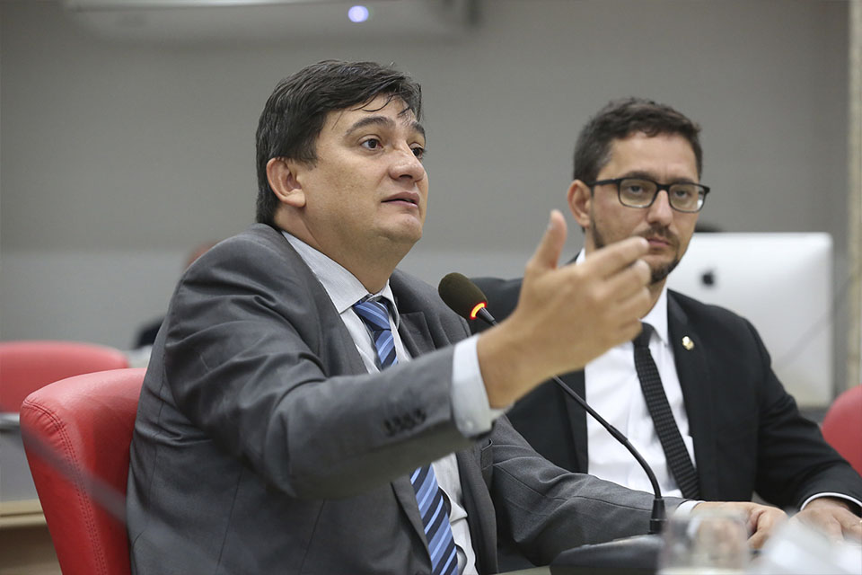 Cleiton Roque cobra explicações do Detran sobre possibilidade de novas concessões para inspeção veicular