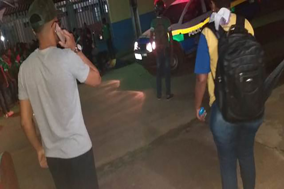 Estudante é baleado após reagir a assalto na saída de escola em Porto Velho
