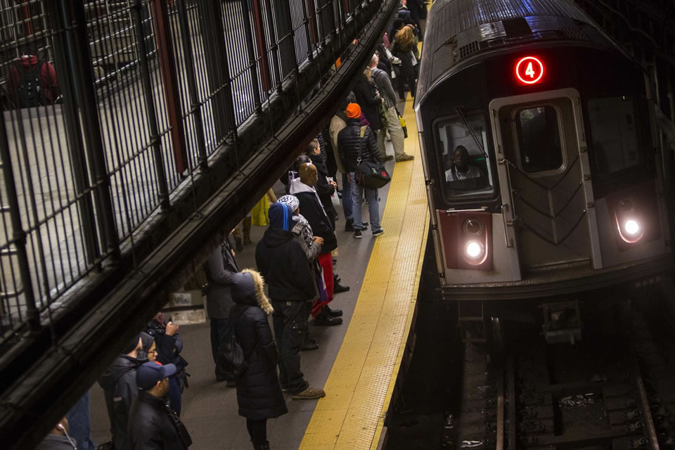 Perna humana é encontrada no metrô de Nova York