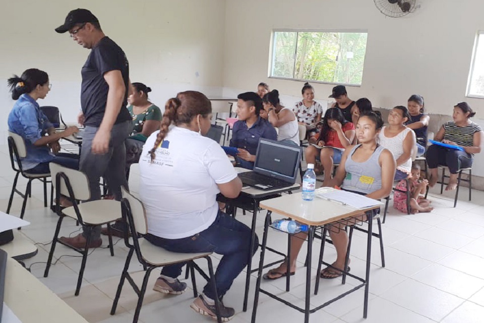 ‘Tenda da Família Cidadã’ atende comunidade indígena Karitiana