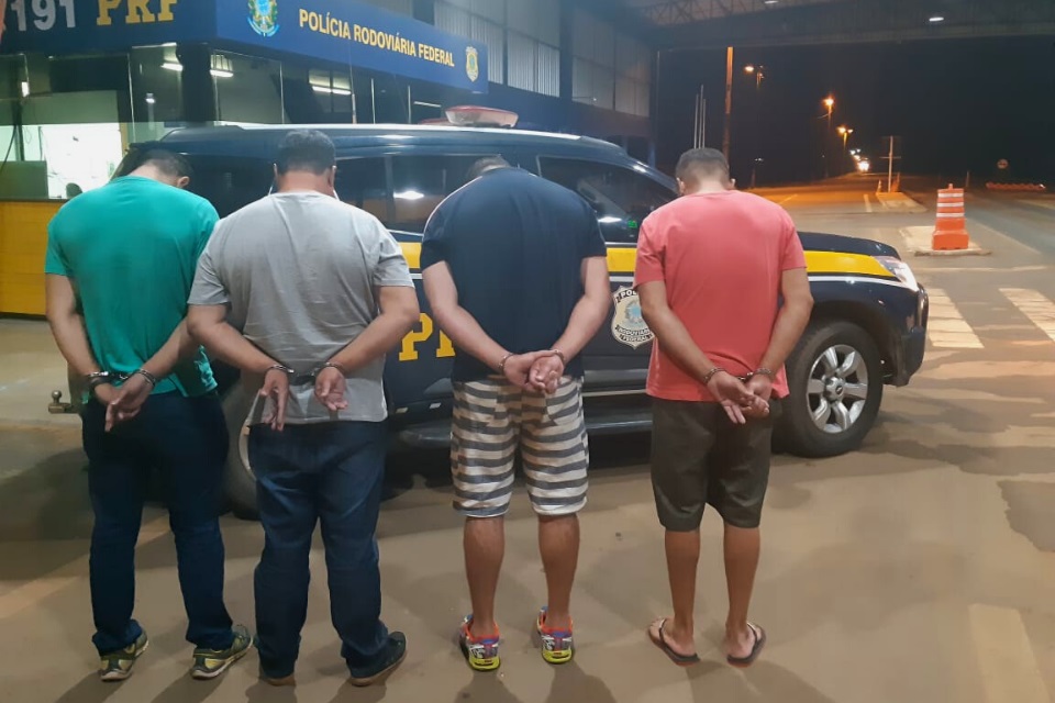 PRF prende 4 goianos por uso de documento falso e associação criminosa em Vilhena