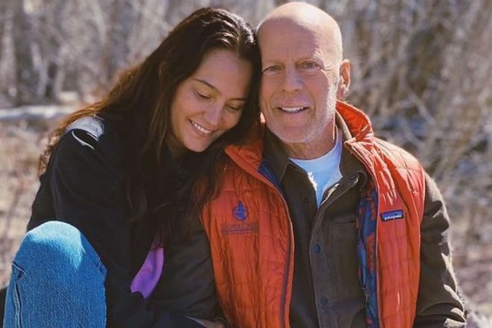 Bruce Willis e Emma Heming celebram 15 anos de casados