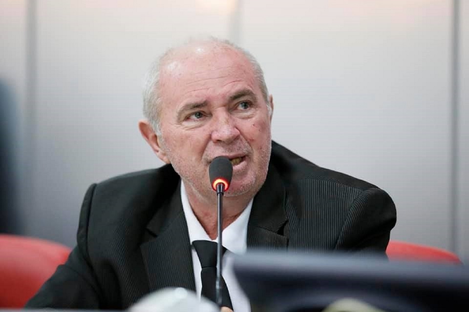 Deputado Lebrão solicita retomada das obra de pavimentação na Estrada da Penal