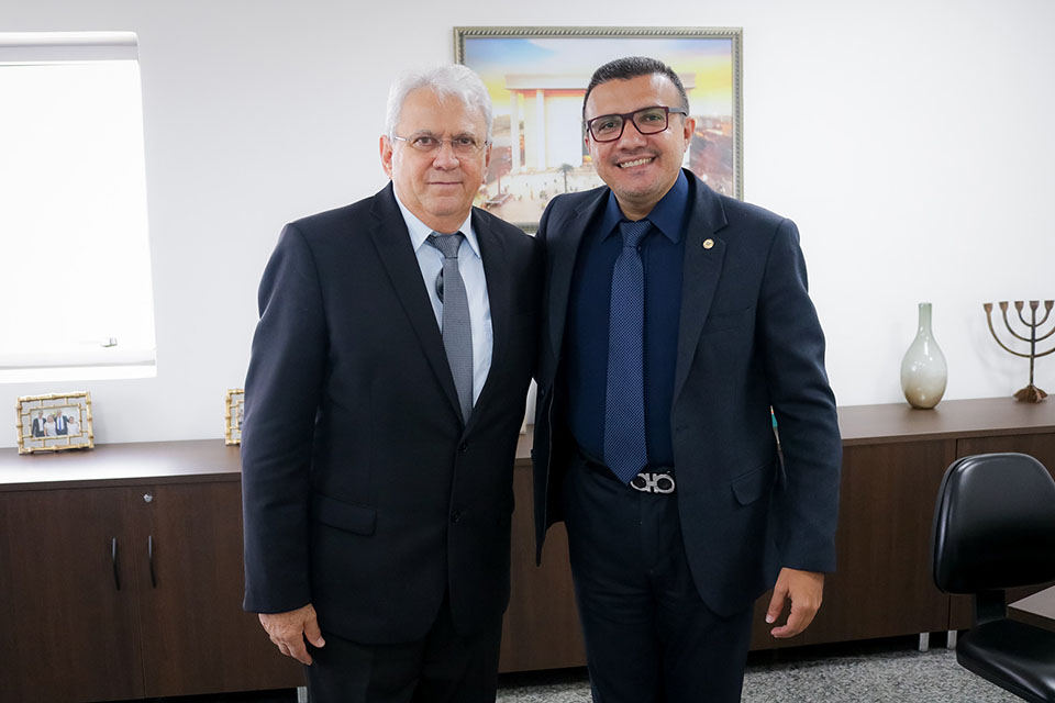 Deputado Alex Silva recebe a visita do vice-governador José Jodan