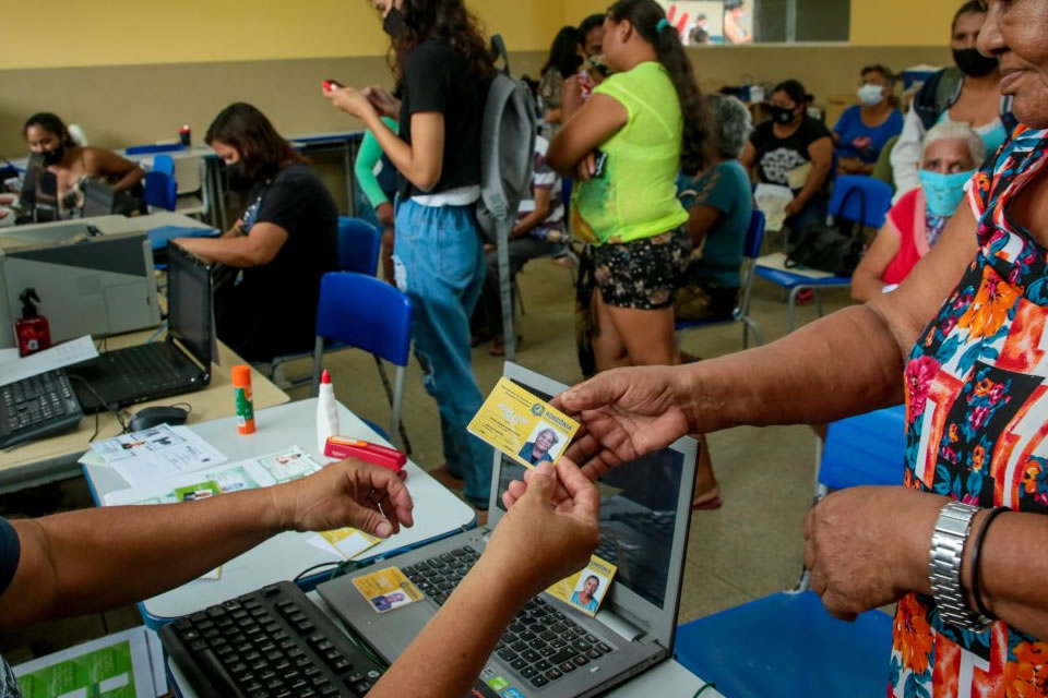 Governo de Rondônia sanciona lei que amplia prazo de renovação do passe livre para idosos e pessoas com deficiência