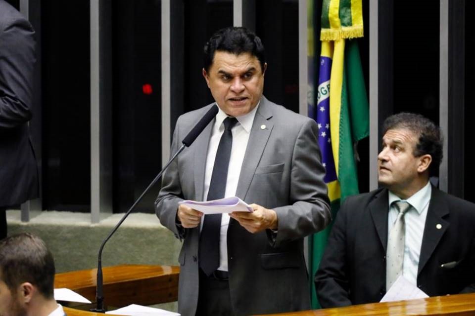 Gabinete de deputado federal José Wilson Santiago é alvo de buscas em operação da PF