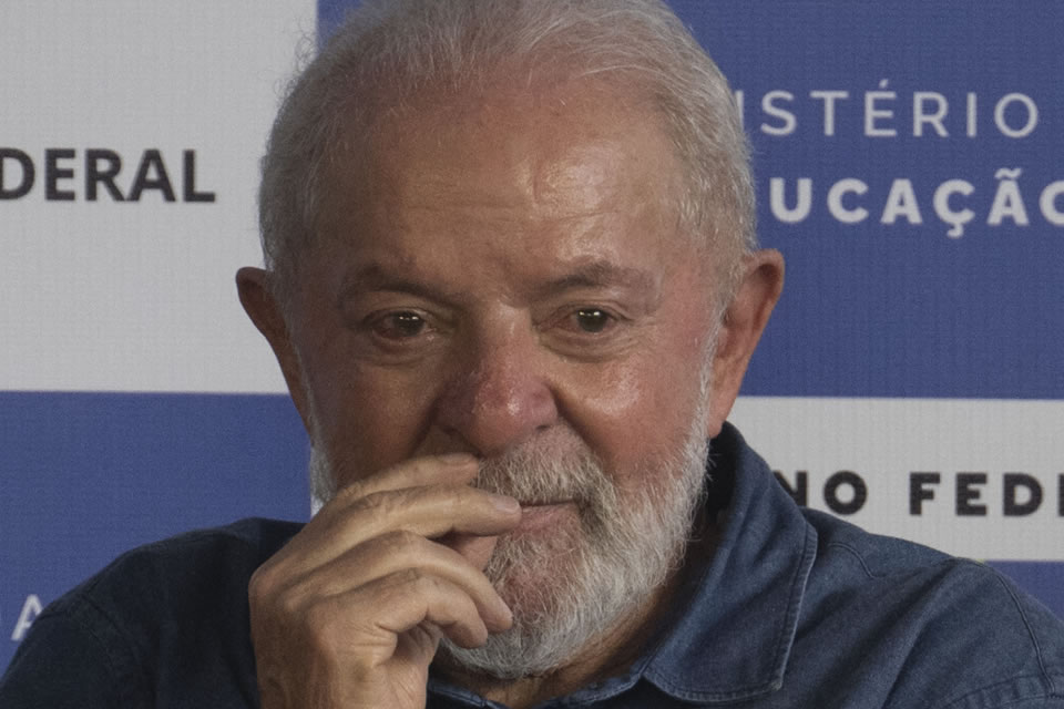 Tentativa de golpe não teria ocorrido sem Bolsonaro, diz Lula