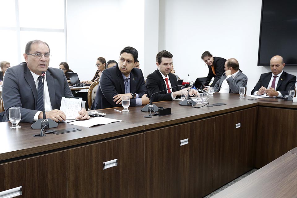 Ex-governador diz a CPI que a Energisa não deu garantias para negociar dívida da Ceron com o Estado