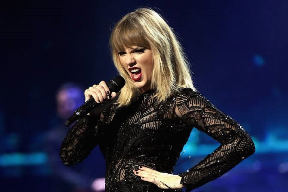 Taylor Swift será a primeira artista a receber o prêmio de Mulher da Década pela Billboard