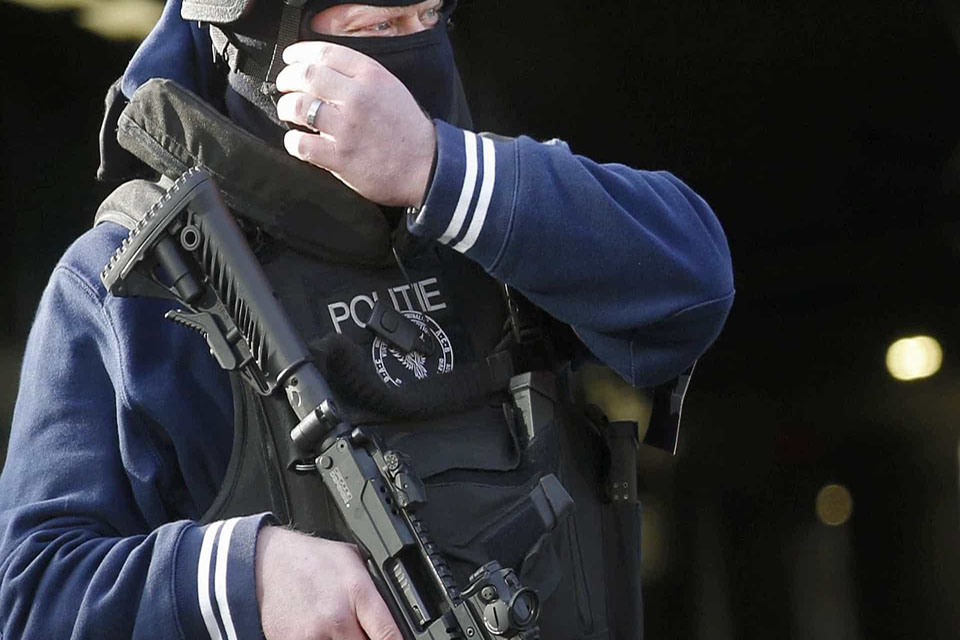 Três shoppings são evacuados na Bélgica após alerta de bomba