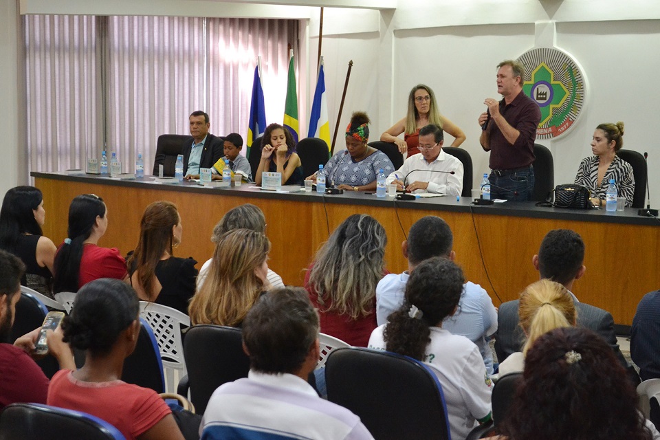 Em Vilhena, Goebel prestigia solenidade de posse dos novos conselheiros tutelares