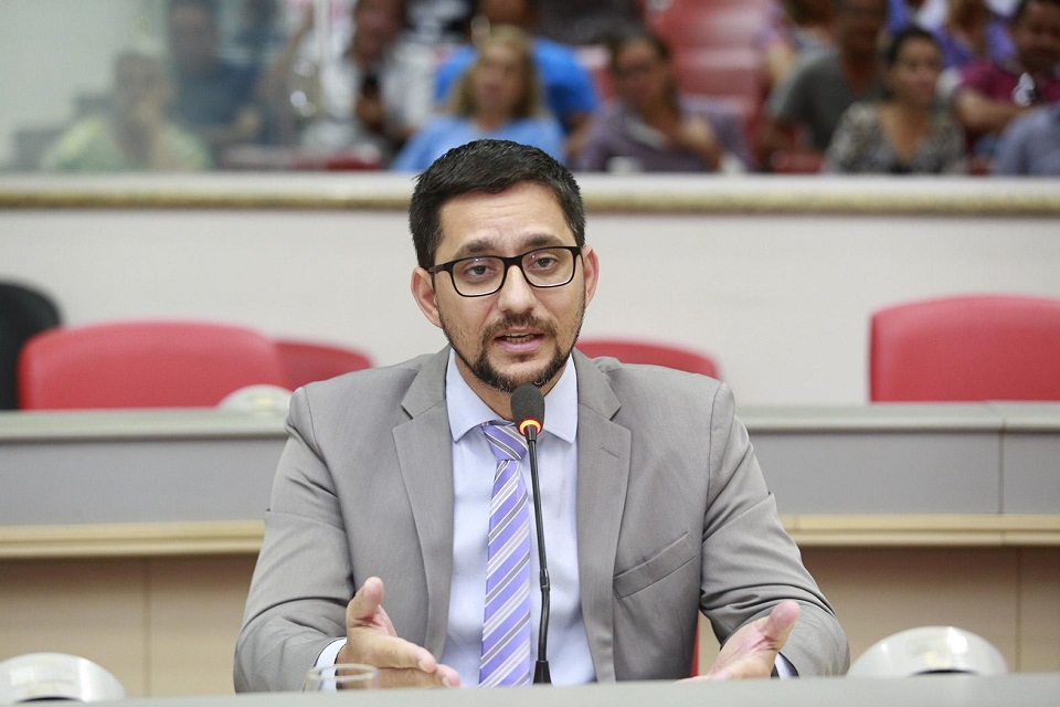 Deputado Anderson questiona Governo e SESAU sobre a falta de EPIs no João Paulo II