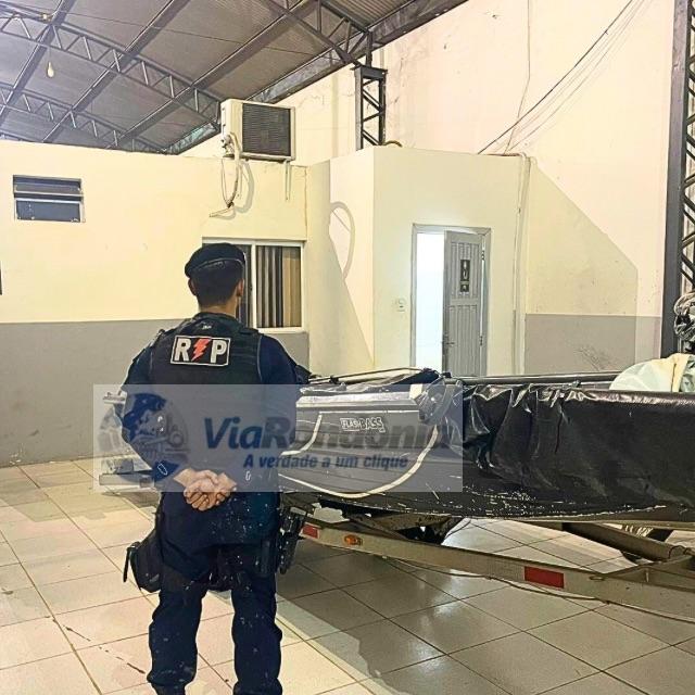 Polícia prende suspeito e recupera barco roubado após perseguição e troca de tiros na região do Orgulho do Madeira 