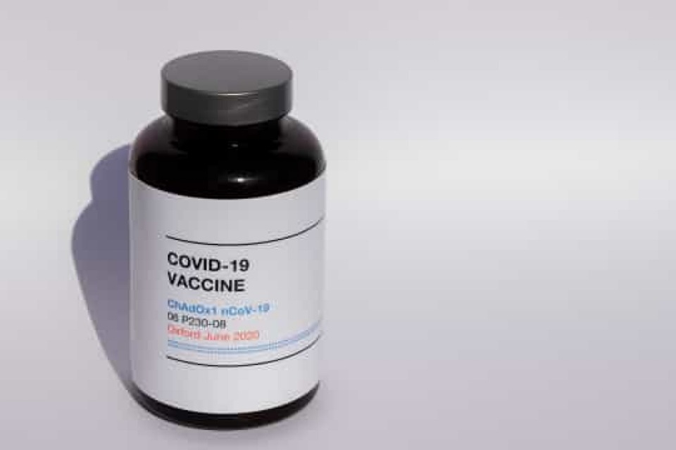 Brasileiro que morreu após testes da vacina de Oxford teria recebido placebo
