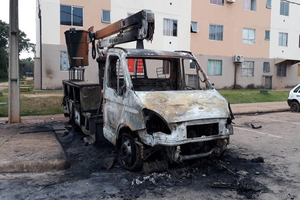 Bandidos atacam novamente; Caminhão da Emdur é incendiado em Porto Velho