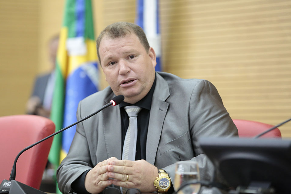 Dr. Neidson indica reforma de posto policial do distrito de São Carlos em Porto Velho             