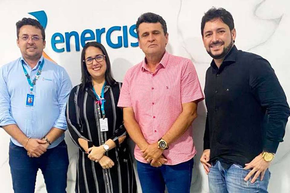 Pedro Fernandes intensifica esforços para melhorar o fornecimento de energia na Vila Nova, Alto Paraíso
