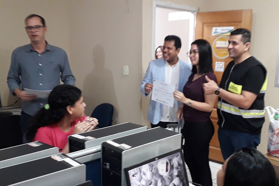 Deputado Jair Montes participa de encerramento de curso da Escola do Legislativo