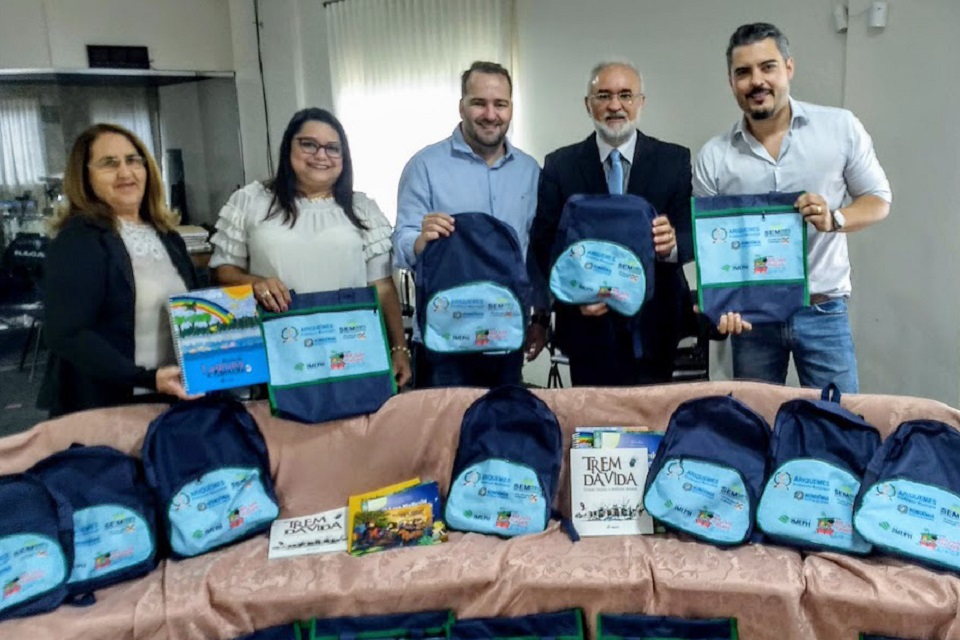 Deputado Alex Redano assegura material para a educação infantil em Ariquemes