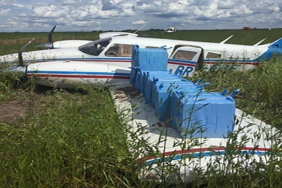 Suspeitos de furtarem avião em Cacoal são presos em operação da Polícia Federal no Mato Grosso