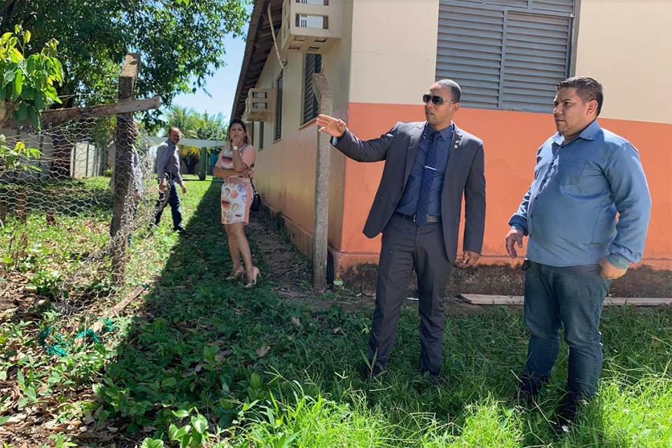 Jhony Paixão intercede pela recuperação da estrutura elétrica da escola John Kennedy