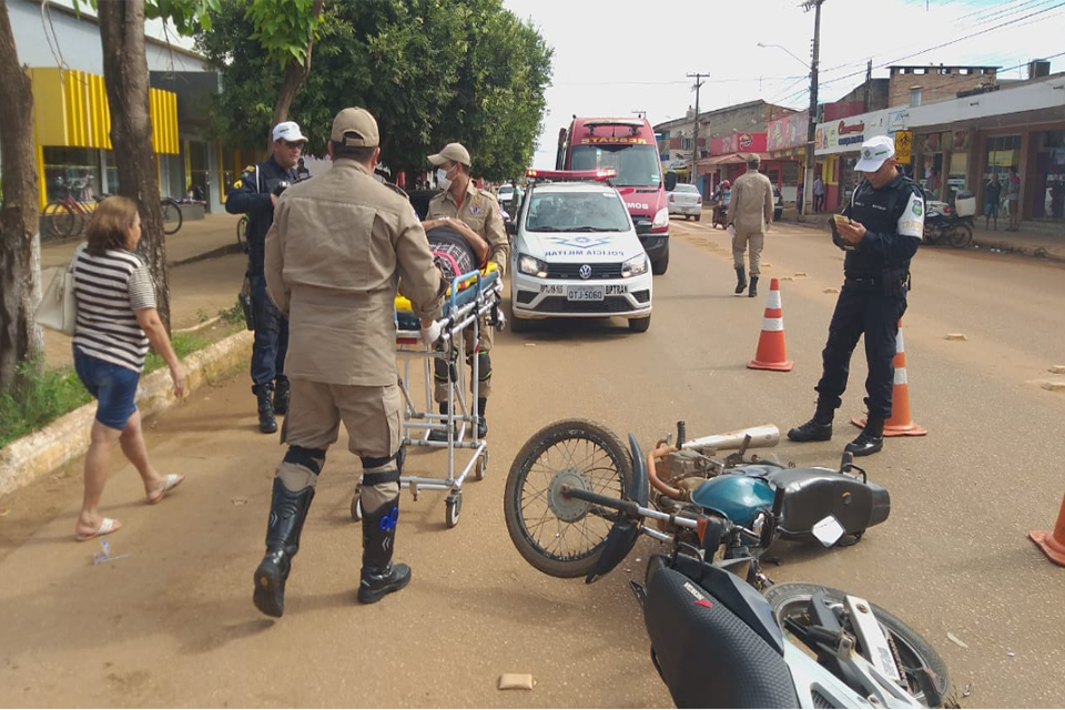 Idosa e filho ficam feridos em acidente entre motos na zona Leste de Porto Velho