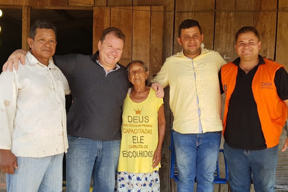 Dr. Neidson visita obras no assentamento Rancho Alegre em Candeias do Jamari