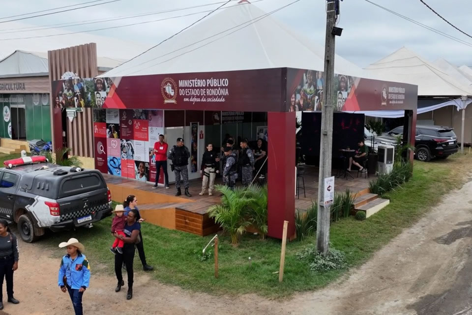 Estande do MP na Rondônia Rural Show recebe visitas e demandas em várias áreas