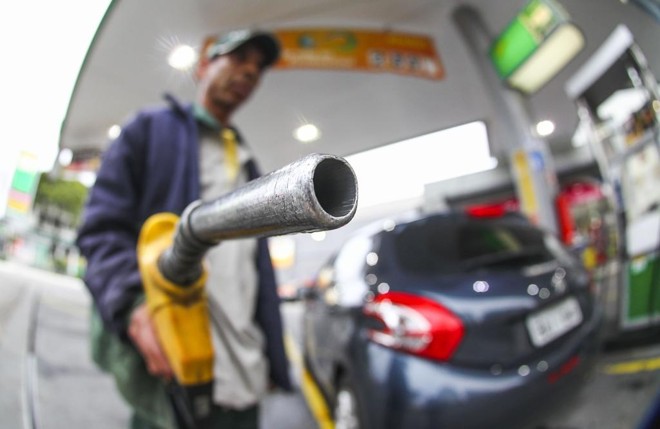 Valor da gasolina cai 13% em dois meses e chega a R$ 4 em Porto Velho