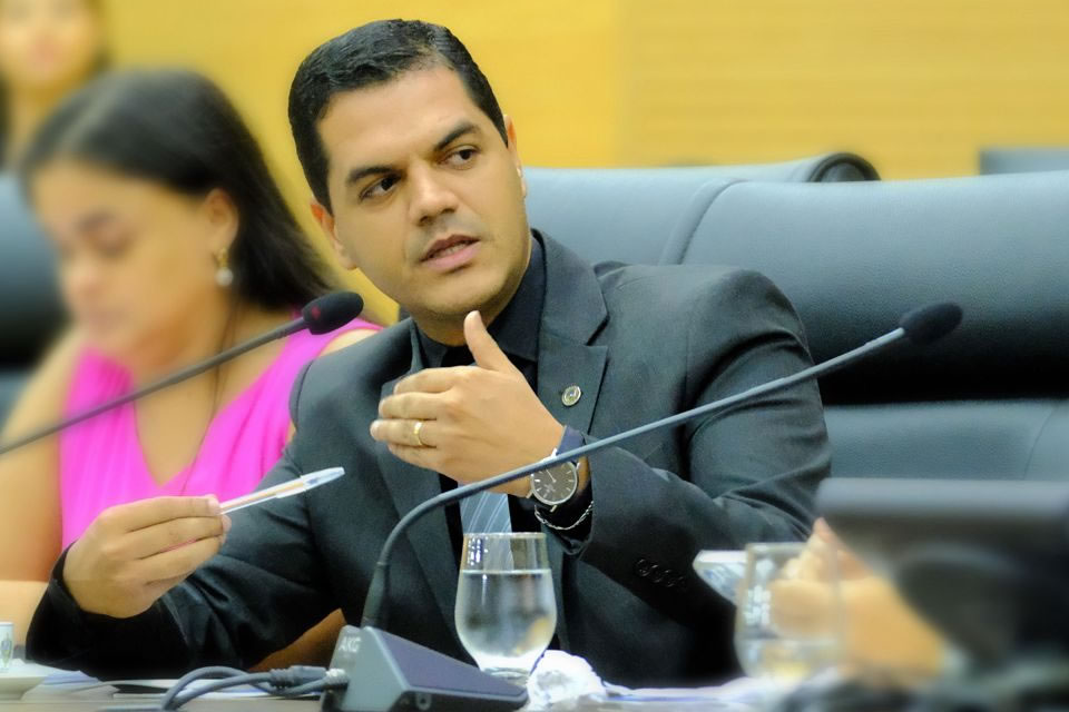 Deputado Cássio Gois celebra conquistas de 2023 e detalha planos promissores para 2024 em Rondônia