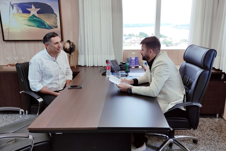 Deputado Nim Barroso recebe prefeito de Pimenta Bueno