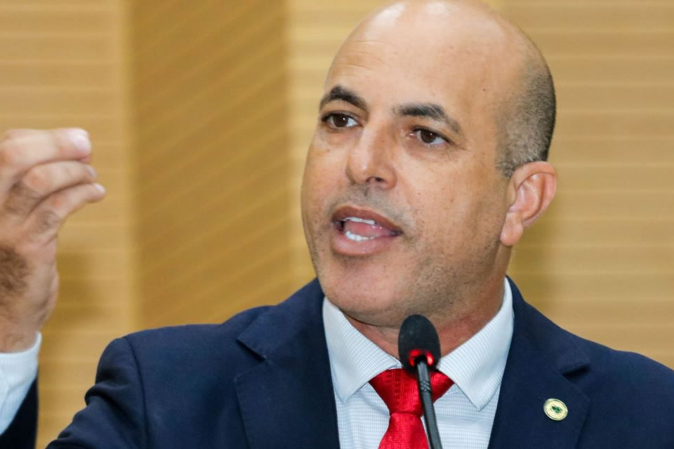 Ismael Crispin destaca importância do Parlamento na execução de políticas públicas