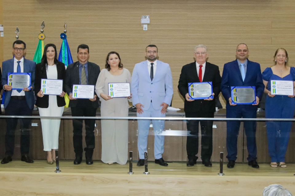 Deputado Ribeiro do Sinpol homenageia profissionais da Contabilidade em sessão solene