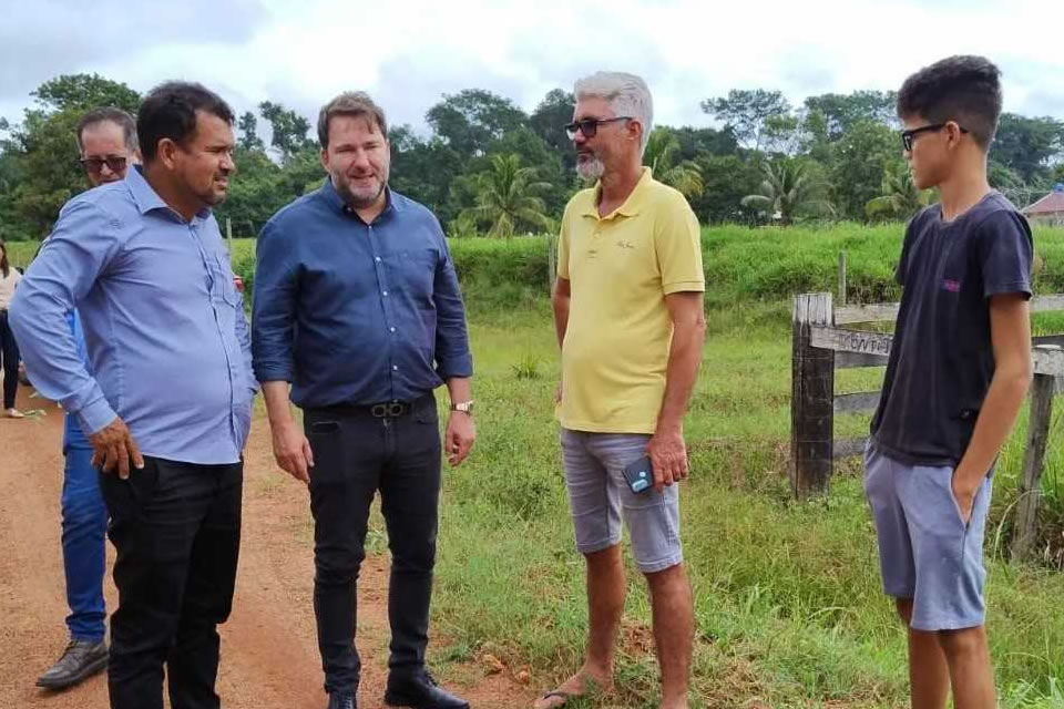 Alex Redano destina emenda para recuperação de linhas vicinais em Rolim de Moura
