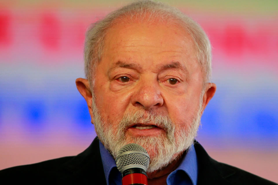 Lula reforça promessa de isenção de IR até R$ 5 mil, mas reconhece ser difícil