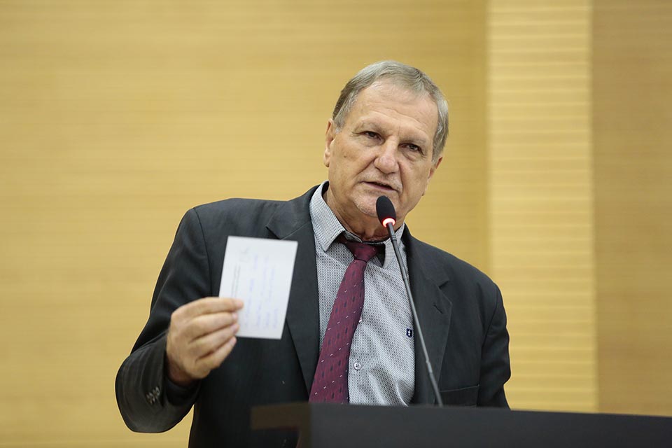 Adelino Follador aponta preocupação com possível demissão de policiais militares da reserva remunerada