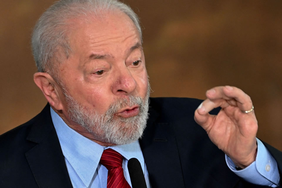 Lula diz que não vai cortar Orçamento, e o governo já discute nova meta fiscal
